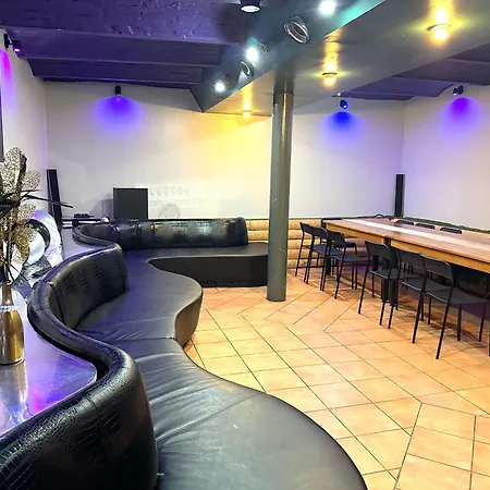 Party With Sauna & Karaoke Apartamento Riga